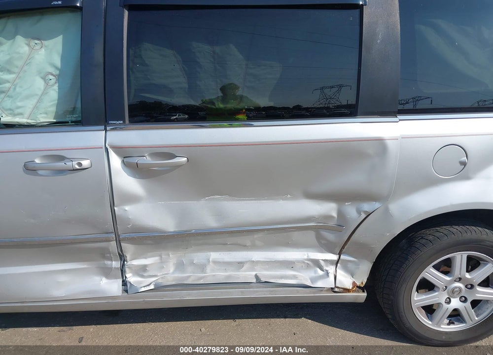 2010 CHRYSLER TOWN & COUNTRY TOURING VIN: 2A4RR5D15AR221639