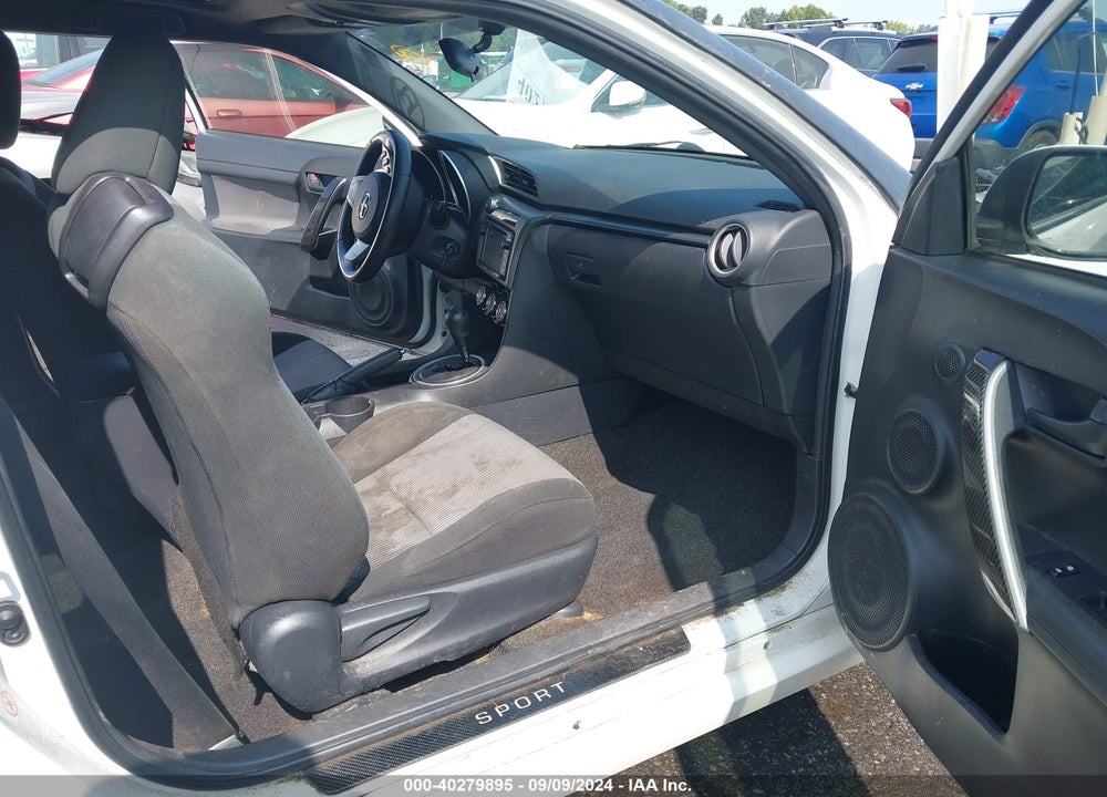 2014 SCION TC VIN: JTKJF5C72E3088010
