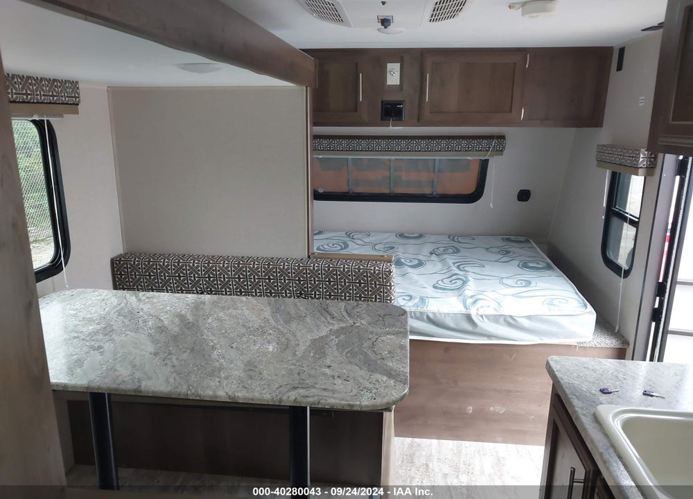 2018 KZ RV VIN: 4EZTA1919J4127236