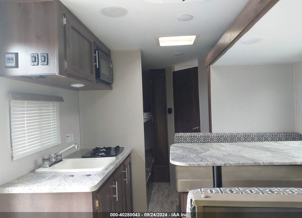 2018 KZ RV VIN: 4EZTA1919J4127236