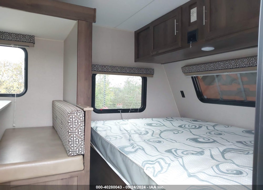 2018 KZ RV VIN: 4EZTA1919J4127236