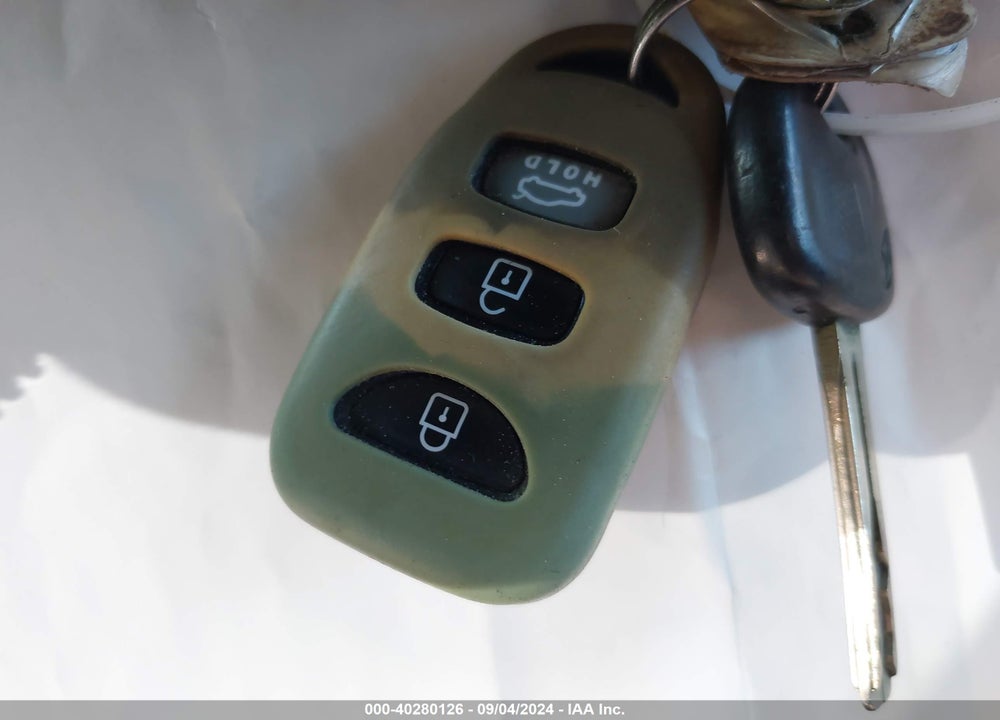 2011 HYUNDAI SONATA VIN: 5NPEB4AC2BH243265