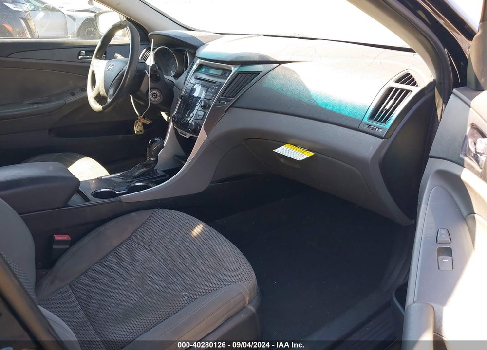 2011 HYUNDAI SONATA VIN: 5NPEB4AC2BH243265