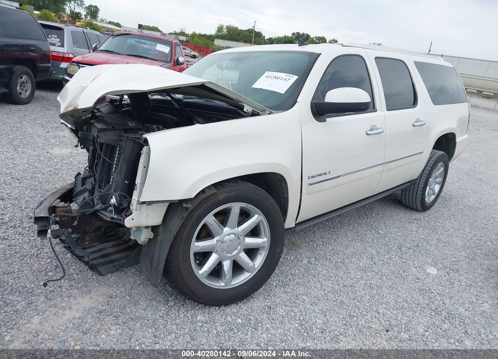 2011 GMC YUKON XL 1500 DENALI VIN: 1GKS2MEF2BR109098