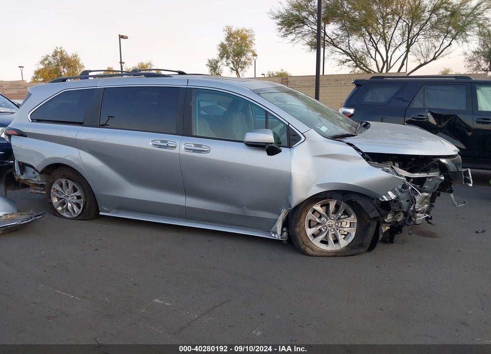 2024 TOYOTA SIENNA LE VIN: 5TDBRKECXRS207132