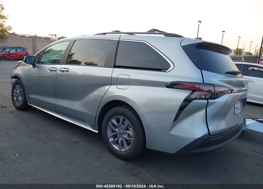 2024 TOYOTA SIENNA LE VIN: 5TDBRKECXRS207132