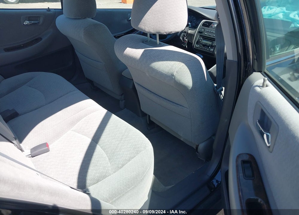 2002 HONDA ACCORD 2.3 SE VIN: 1HGCG56702A107798