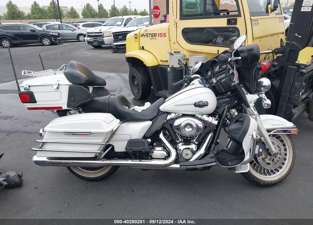 2013 HARLEY-DAVIDSON FLHTCU ULTRA CLASSIC ELECTRA GLD VIN: 1HD1FCM18DB652753