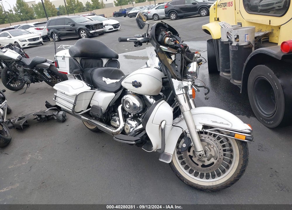 2013 HARLEY-DAVIDSON FLHTCU ULTRA CLASSIC ELECTRA GLD VIN: 1HD1FCM18DB652753