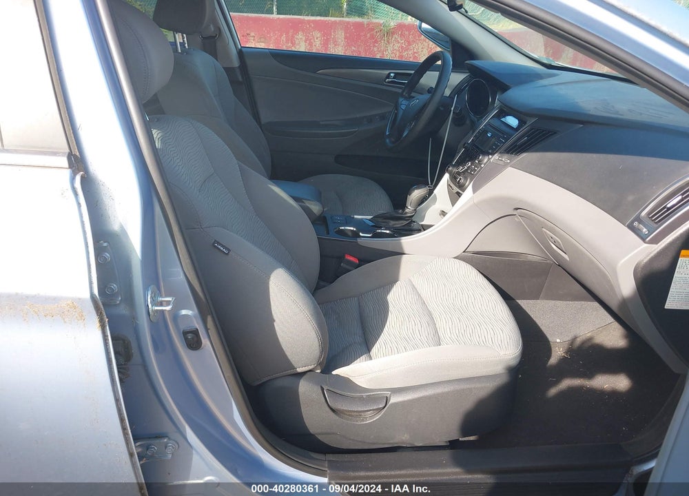 2013 HYUNDAI SONATA HYBRID VIN: KMHEC4A48DA083811