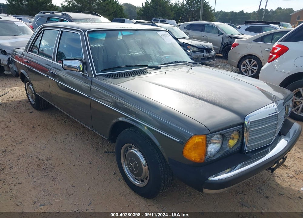 1981 MERCEDES-BENZ 240 D VIN: WDBAB23A7BB244491