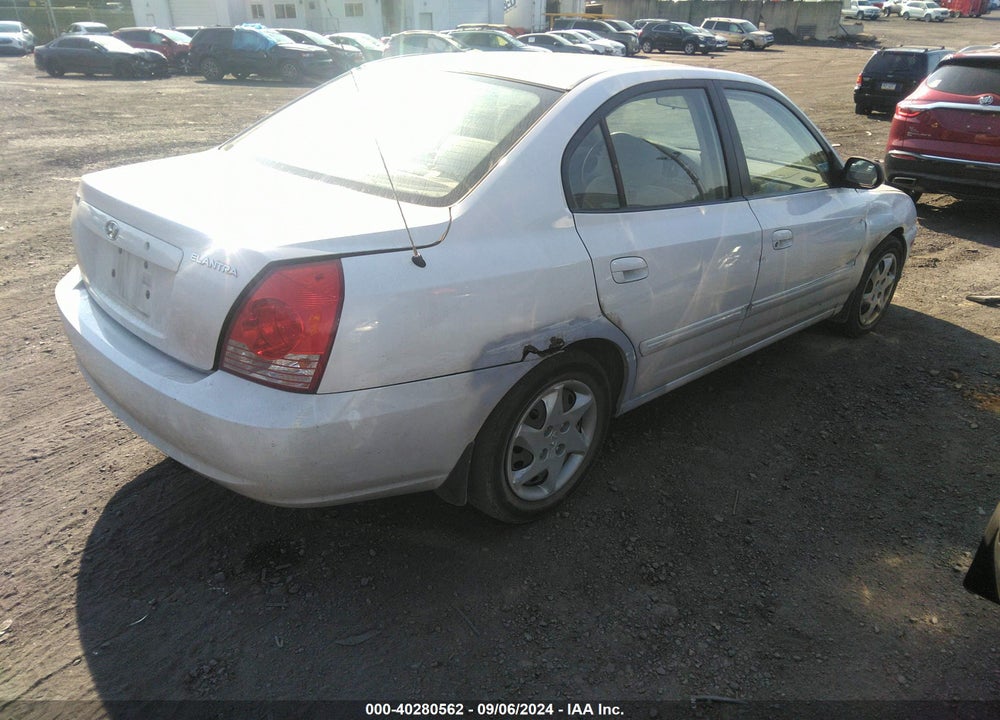 2005 HYUNDAI ELANTRA GLS/GT VIN: KMHDN46D35U195057