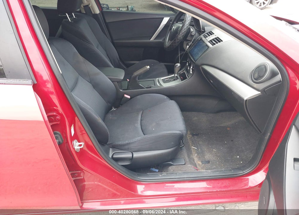 2011 MAZDA 3 S SPORT VIN: JM1BL1U67B1358455