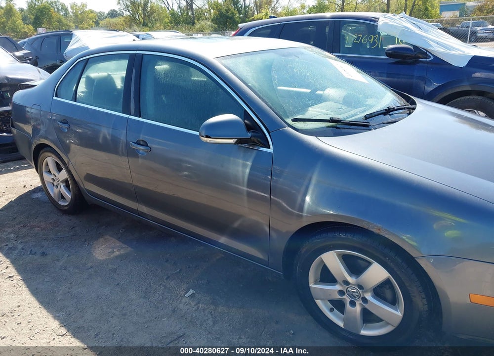 2008 VOLKSWAGEN JETTA SE/SEL VIN: 3VWRM71K98M012853