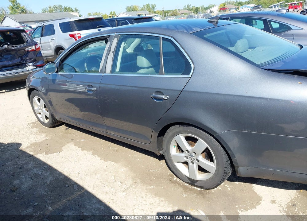 2008 VOLKSWAGEN JETTA SE/SEL VIN: 3VWRM71K98M012853