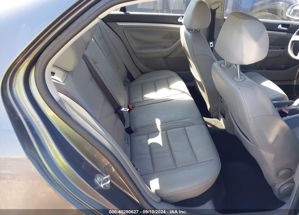 2008 VOLKSWAGEN JETTA SE/SEL VIN: 3VWRM71K98M012853