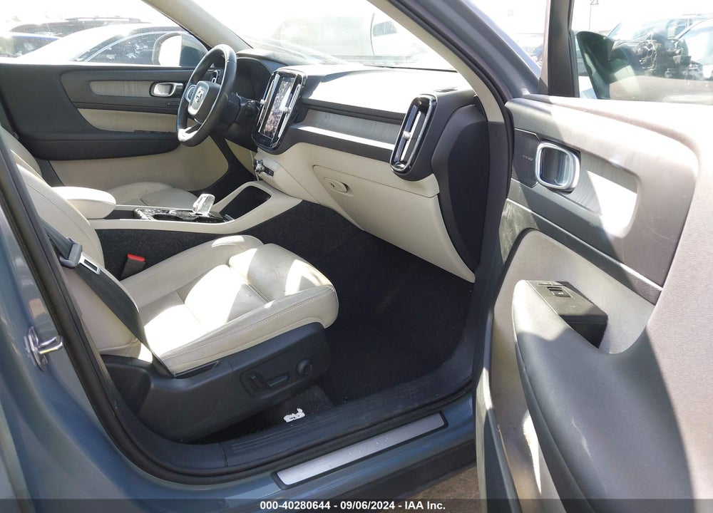 2021 VOLVO XC40 T4 INSCRIPTION VIN: YV4AC2HL0M2407247