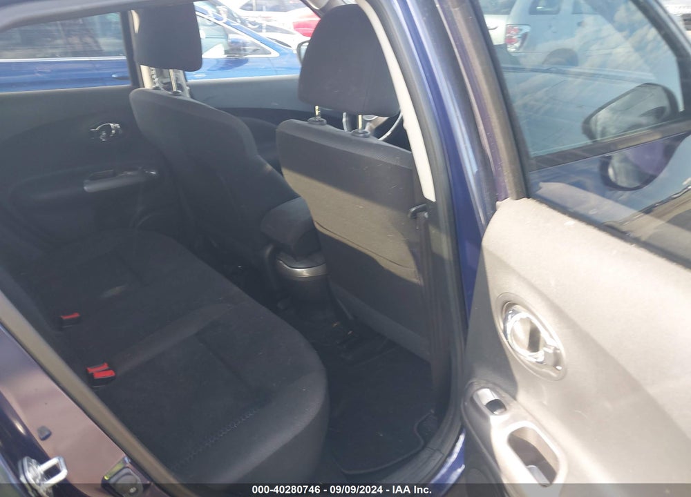 2015 NISSAN JUKE SV VIN: JN8AF5MV1FT565553