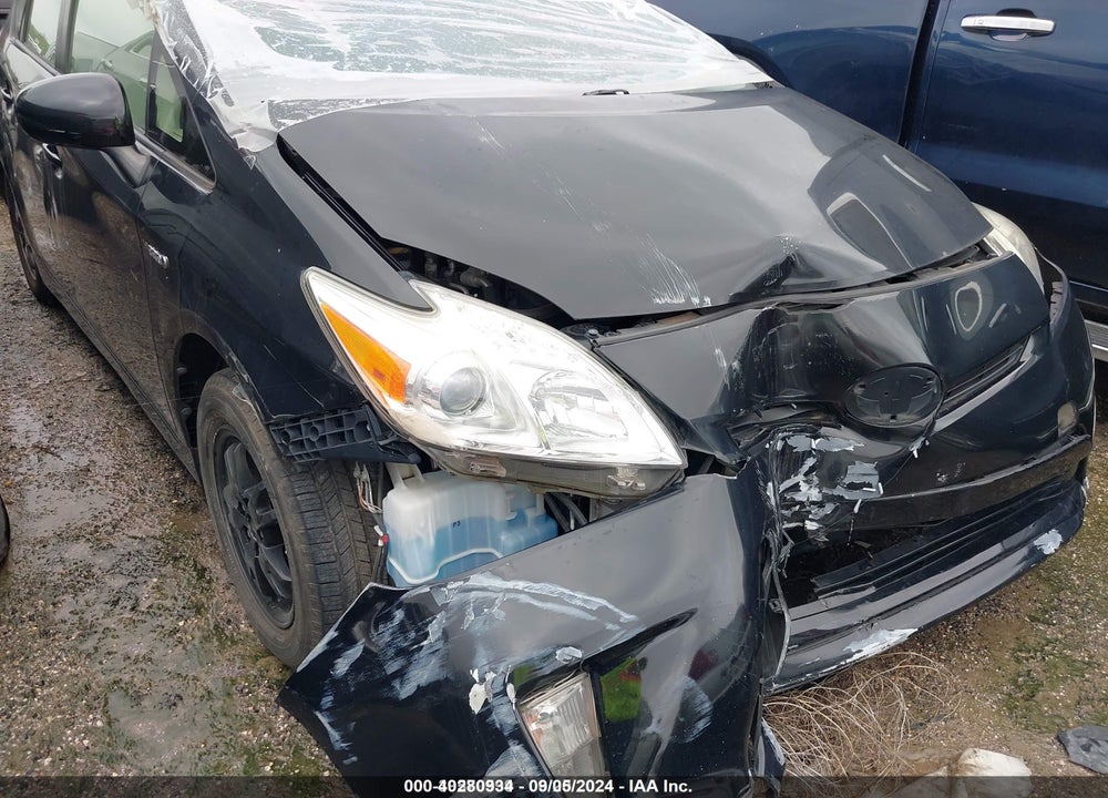 2014 TOYOTA PRIUS TWO VIN: JTDKN3DU2E1758058