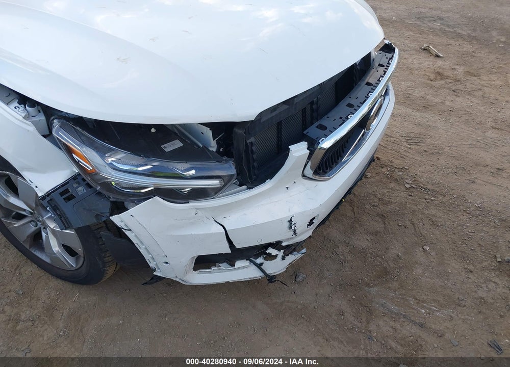 2019 VOLVO XC40 T5 MOMENTUM VIN: YV4162UK5K2122948