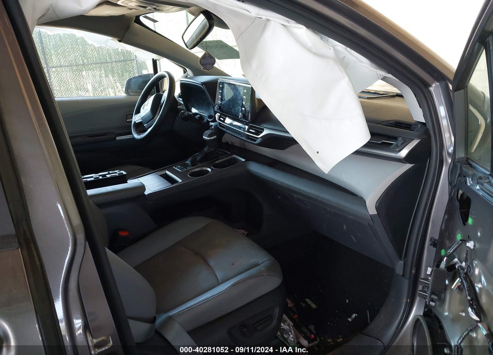 2023 TOYOTA SIENNA XLE VIN: 5TDYRKEC7PS143588