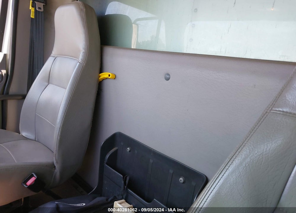 2011 FREIGHTLINER M2 106 MEDIUM DUTY VIN: 1FVACXBS4BHAZ0445