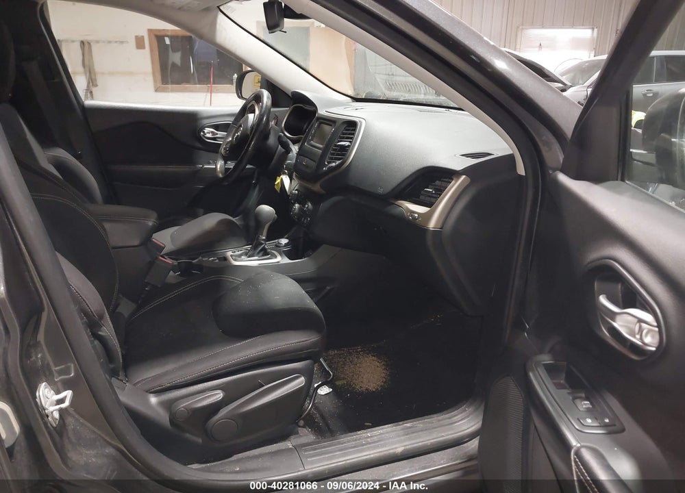 2016 JEEP CHEROKEE LATITUDE VIN: 1C4PJMCB0GW338327