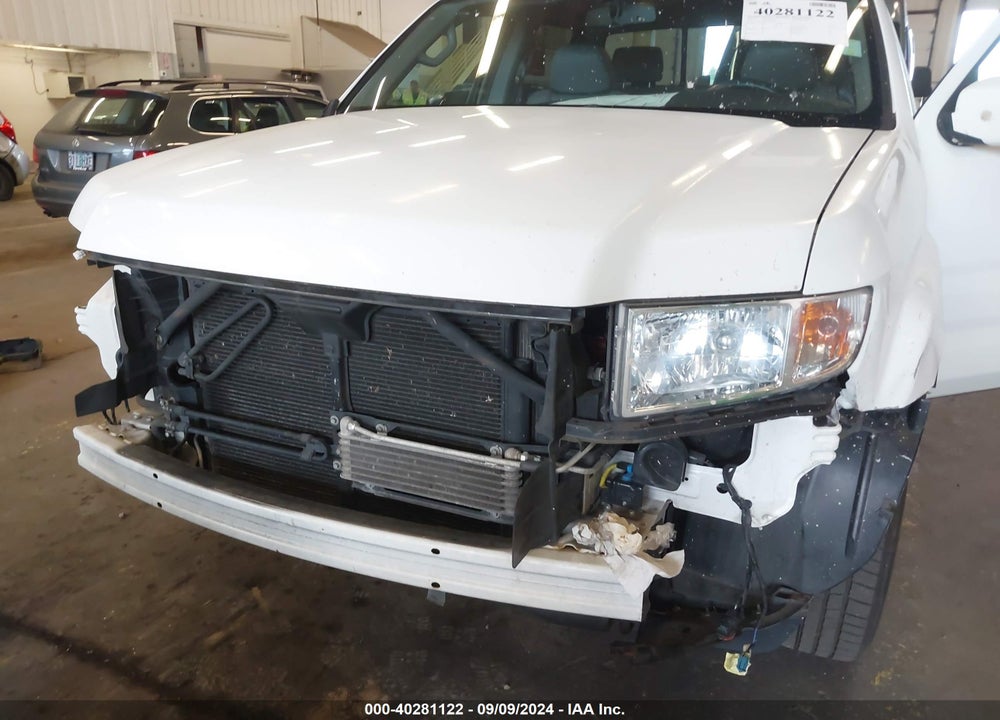 2014 HONDA RIDGELINE RTL VIN: 5FPYK1F5XEB012078