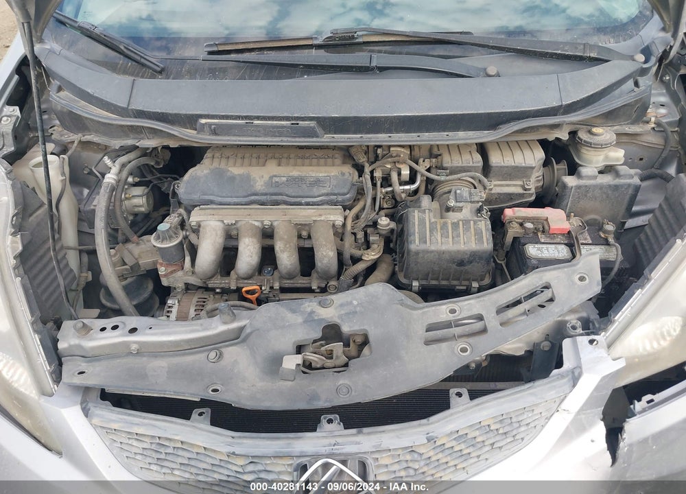 2010 HONDA FIT VIN: JHMGE8H22AC015425