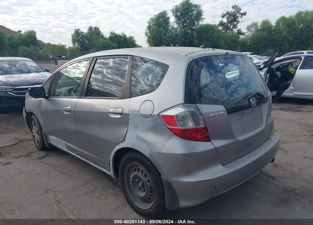 2010 HONDA FIT VIN: JHMGE8H22AC015425