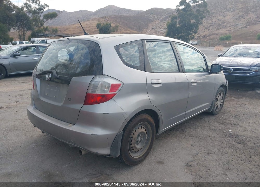 2010 HONDA FIT VIN: JHMGE8H22AC015425