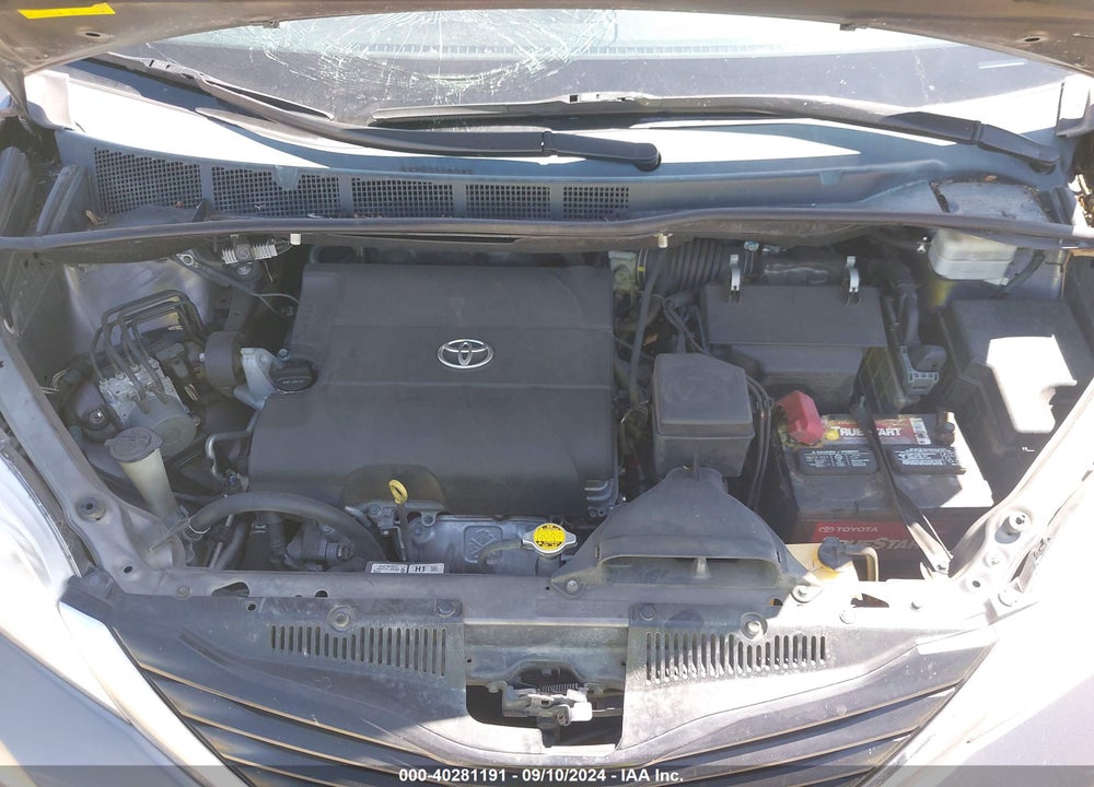 2014 TOYOTA SIENNA LE V6 8 PASSENGER VIN: 5TDKK3DC6ES494068