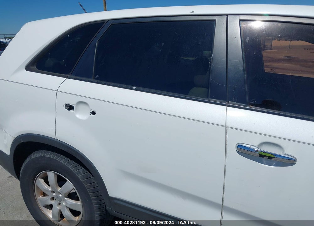 2013 KIA SORENTO LX VIN: 5XYKT4A13DG314028