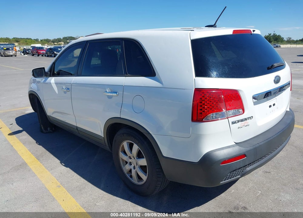 2013 KIA SORENTO LX VIN: 5XYKT4A13DG314028