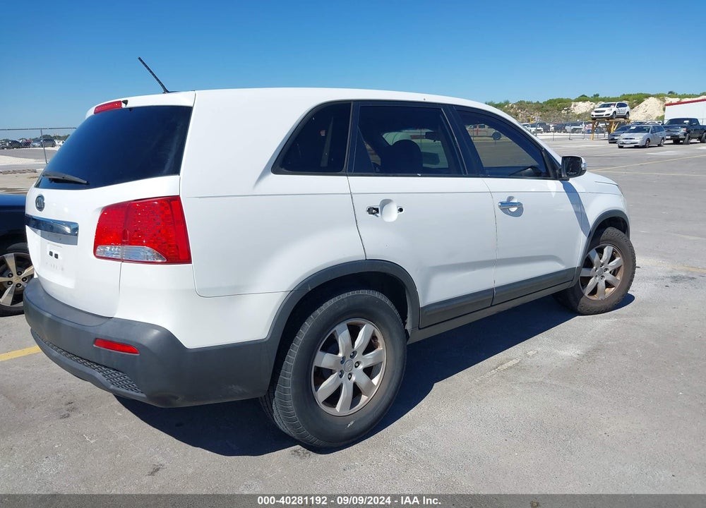 2013 KIA SORENTO LX VIN: 5XYKT4A13DG314028