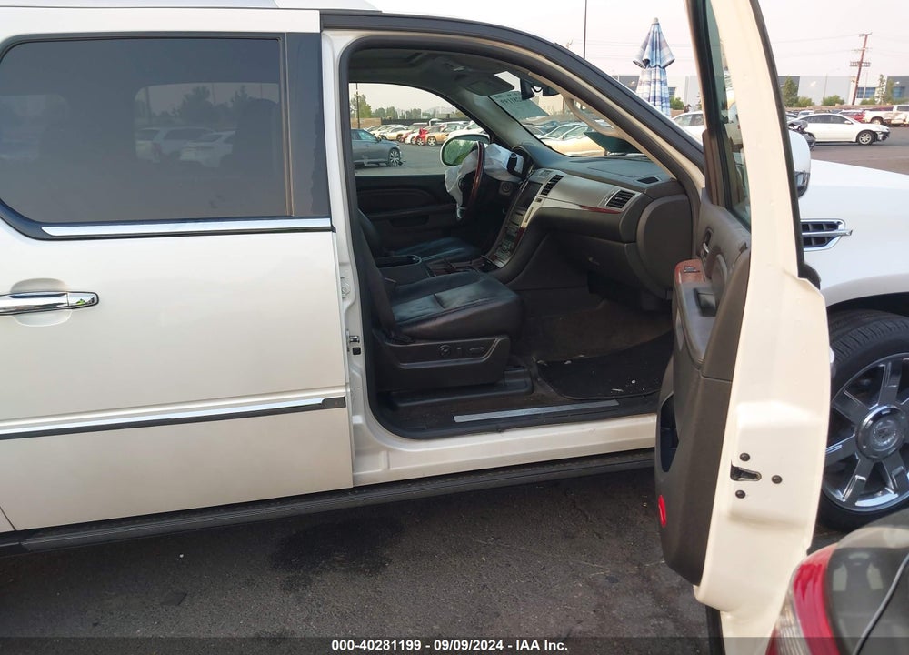 2010 CADILLAC ESCALADE ESV PREMIUM VIN: 1GYUCJEF1AR199546