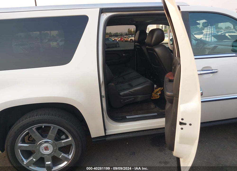 2010 CADILLAC ESCALADE ESV PREMIUM VIN: 1GYUCJEF1AR199546