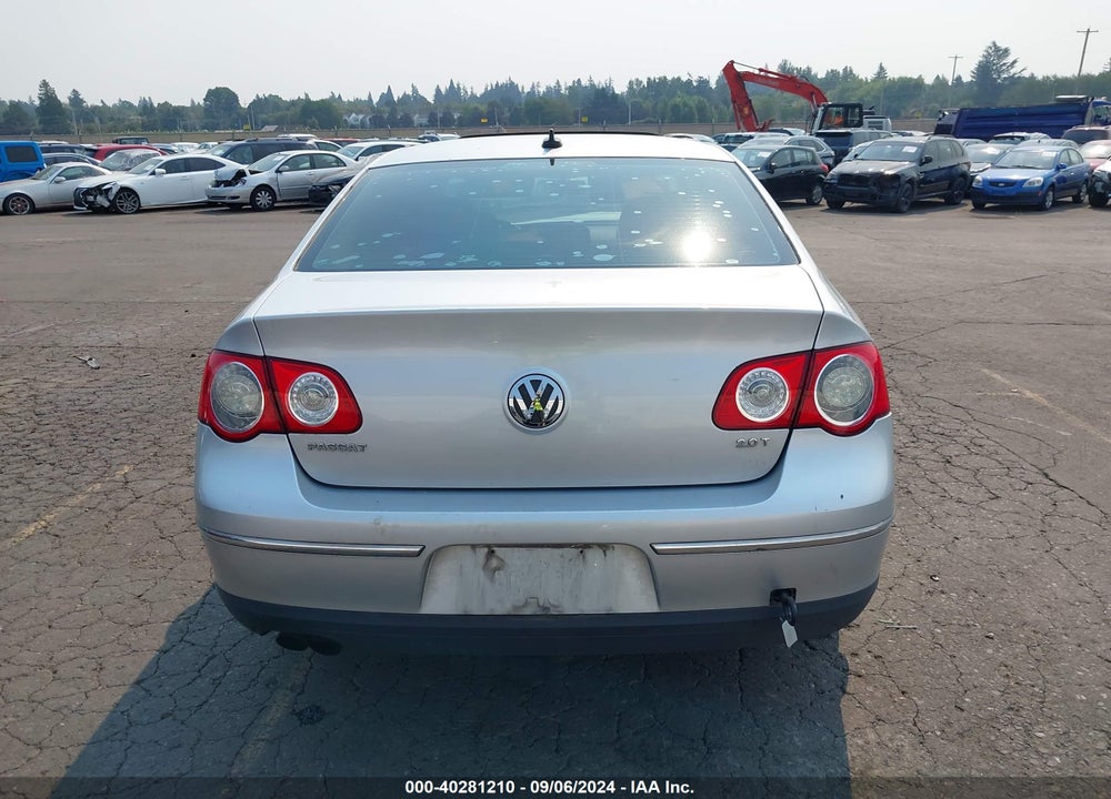 2008 VOLKSWAGEN PASSAT KOMFORT VIN: WVWAK73CX8E137975