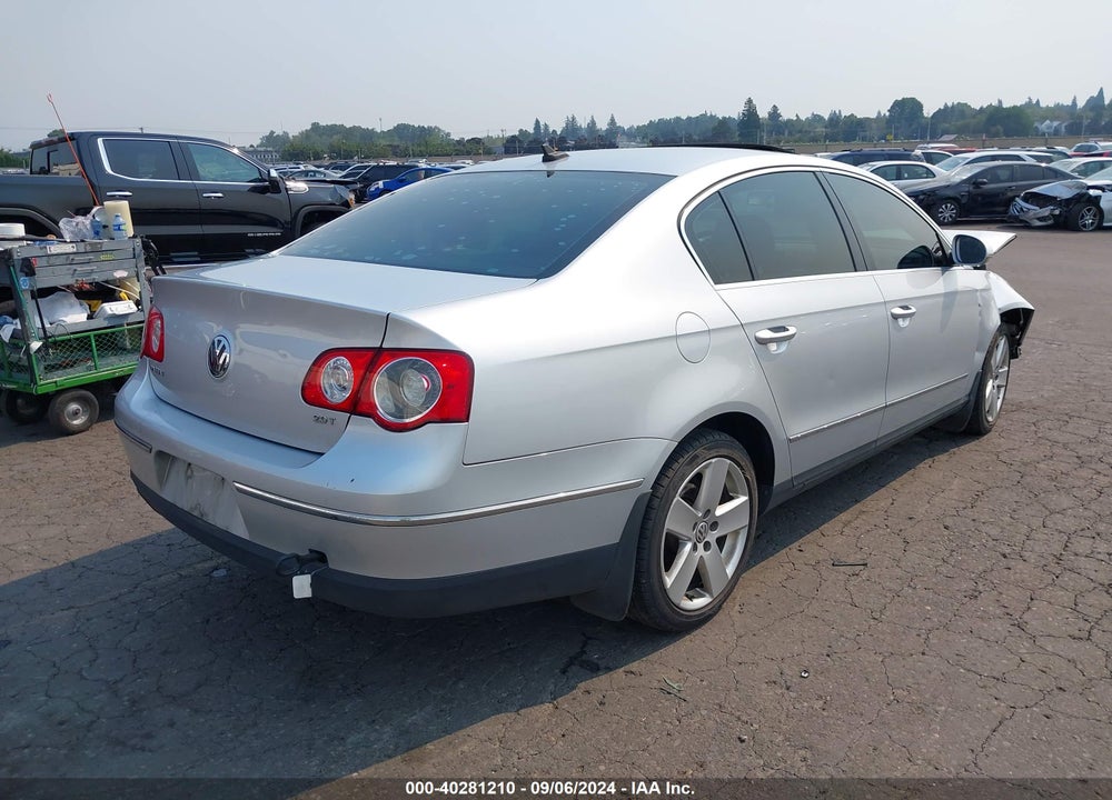 2008 VOLKSWAGEN PASSAT KOMFORT VIN: WVWAK73CX8E137975
