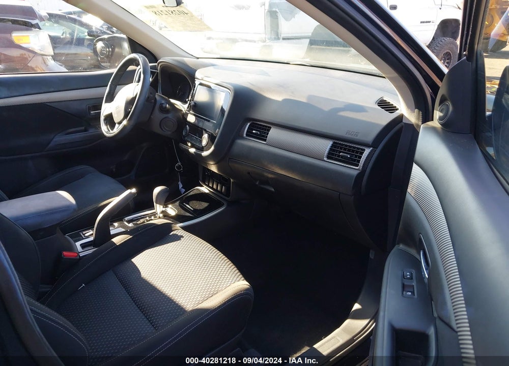 2018 MITSUBISHI OUTLANDER SE VIN: JA4AD3A36JJ000478