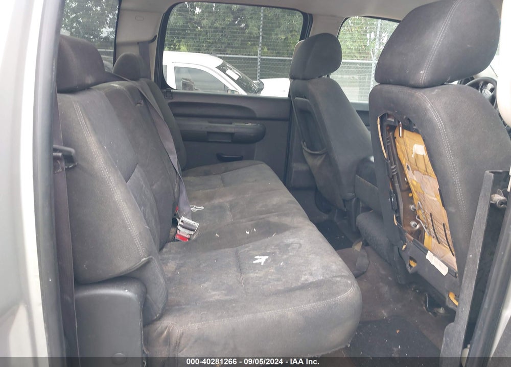 2011 CHEVROLET SILVERADO 1500 LS VIN: 3GCPCREA0BG128278