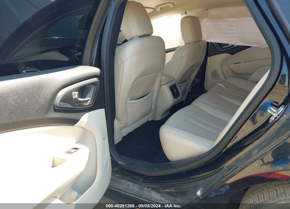 2015 CHRYSLER 200 C VIN: 1C3CCCCB6FN742521