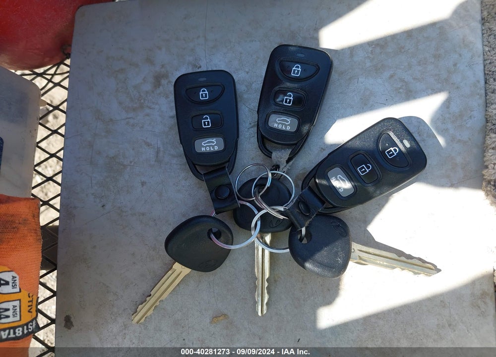 2017 HYUNDAI ELANTRA SE VIN: KMHD74LF4HU065308