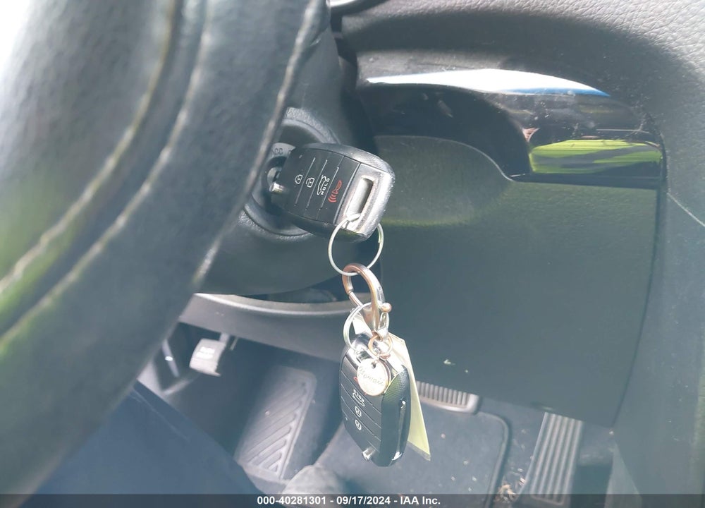 2014 KIA SORENTO LX V6 VIN: 5XYKT4A76EG536892