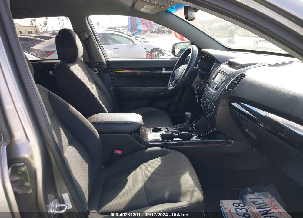2014 KIA SORENTO LX V6 VIN: 5XYKT4A76EG536892