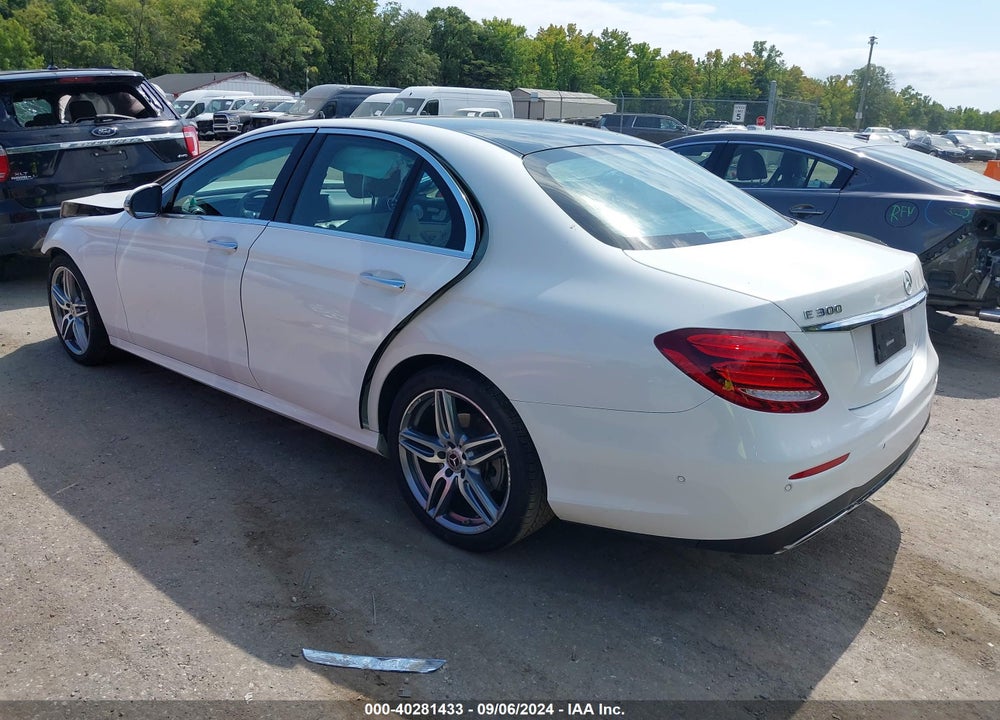 2018 MERCEDES-BENZ E 300 VIN: WDDZF4JB4JA442214