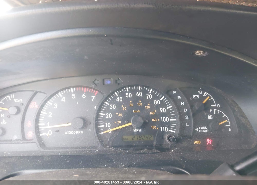 2003 TOYOTA TUNDRA SR5 V8 VIN: 5TBRT34103S368059