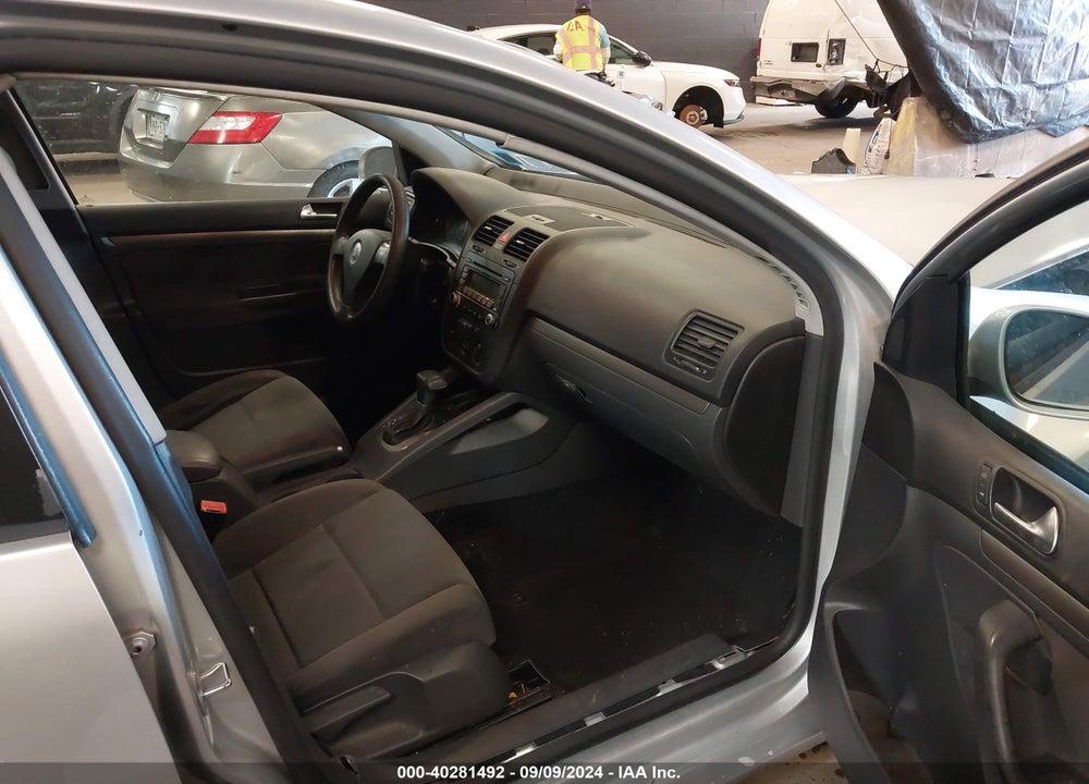 2006 VOLKSWAGEN RABBIT 4-DOOR VIN: WVWDR71K26W176280