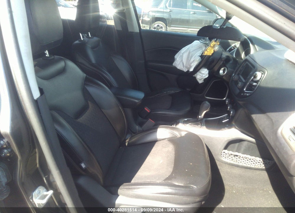 2018 JEEP COMPASS LATITUDE FWD VIN: 3C4NJCBB5JT194144