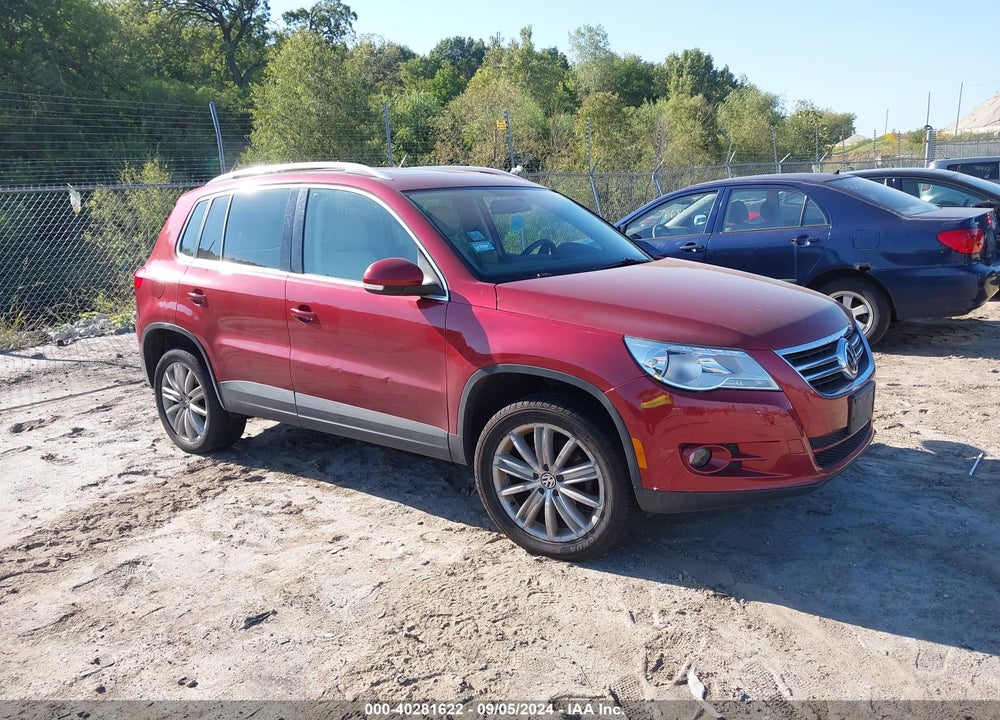 2011 VOLKSWAGEN TIGUAN SE VIN: WVGBV7AX7BW000054